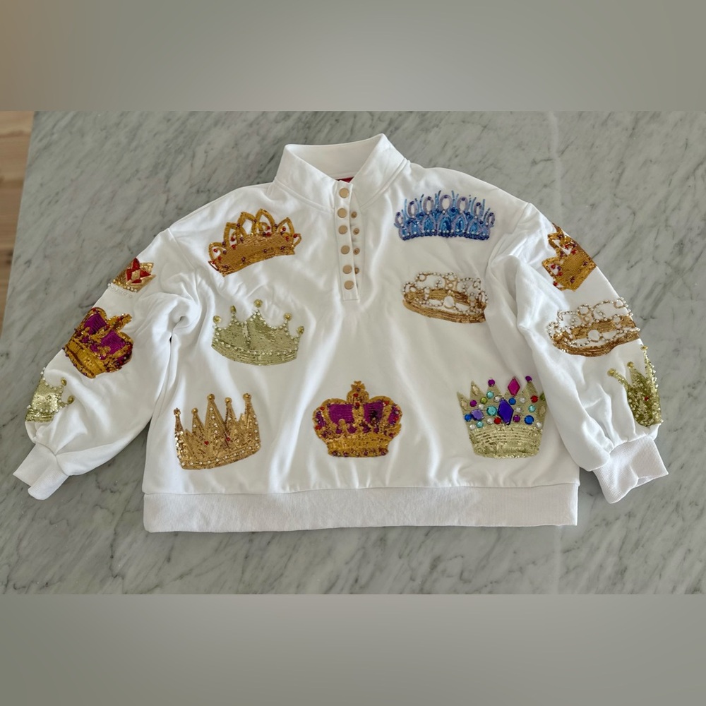 Queen of Sparkles crown pullover. Large